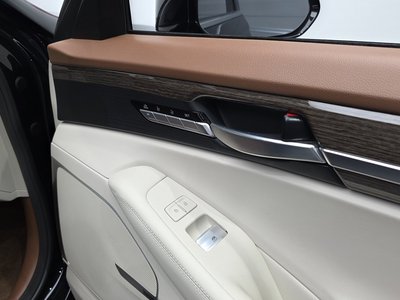 صورة مصغرة 29 لـ 2021 Genesis G90