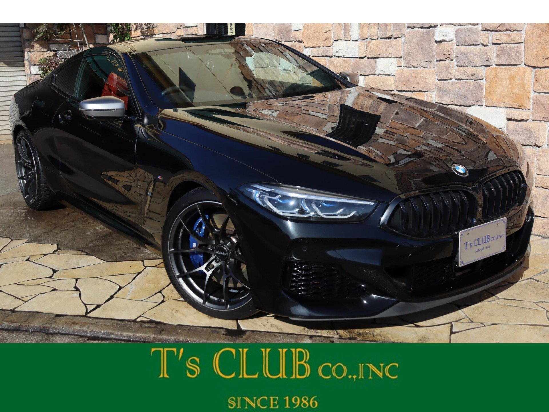 BMW 8 SERIES - View 1