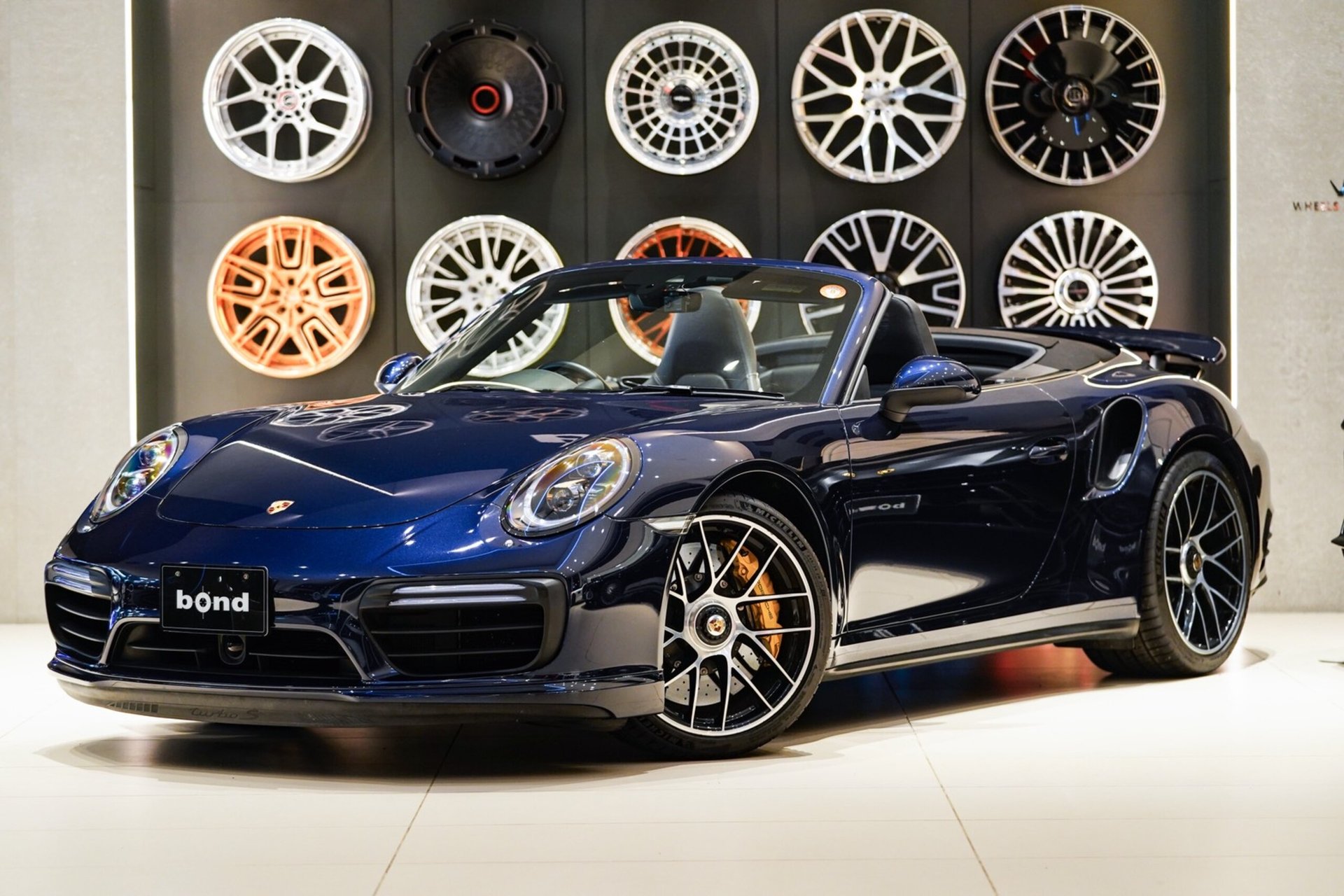 PORSCHE 911 - View 1