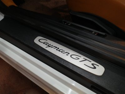 PORSCHE CAYMAN - 4
