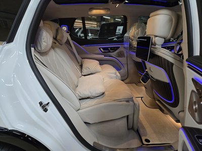 2024 Mercedes-BENZ EQS photo 9