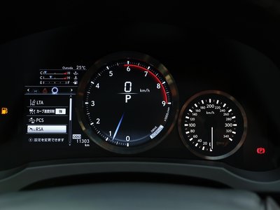 صورة مصغرة 25 لـ 2023 Lexus RC F