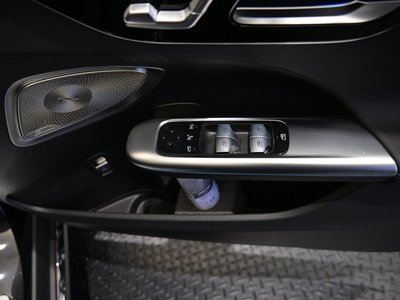 2025 Mercedes-BENZ C-CLASS 缩略图 31