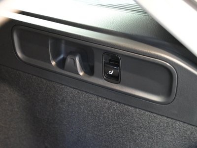 2025 Mercedes-BENZ C-CLASS 缩略图 34