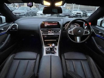BMW 8 SERIES - 2