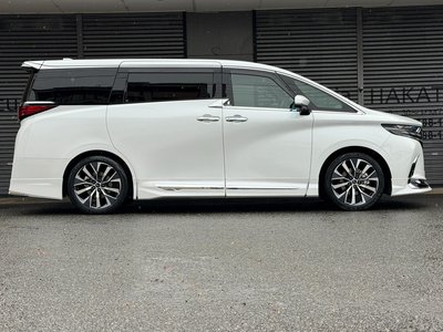 2025 Toyota ALPHARD photo 4