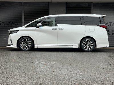 2025 Toyota ALPHARD photo 8