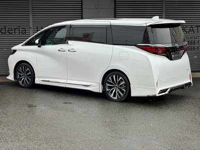 2025 Toyota ALPHARD photo 9