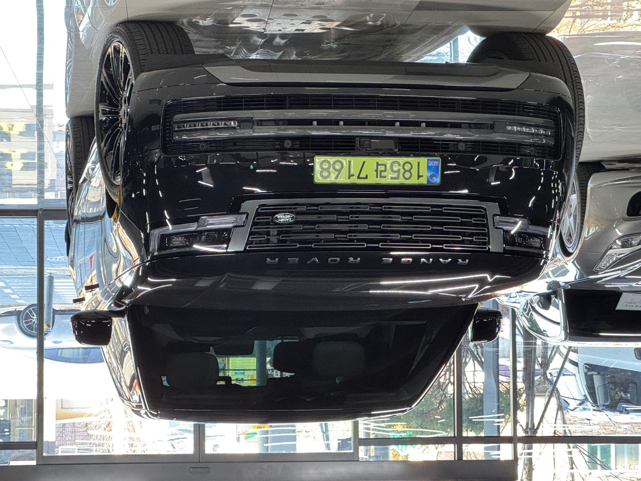 LAND ROVER RANGE ROVER - View 1