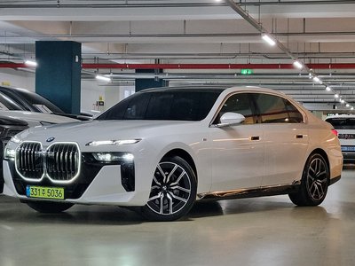 BMW 7 SERIES