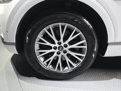 صورة 6 لـ 2023 Genesis GV80