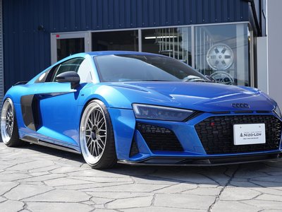 AUDI R8 - 8