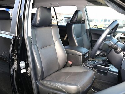 TOYOTA LAND CRUISER PRADO - 10