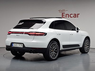 PORSCHE MACAN - 3