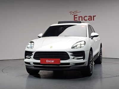 PORSCHE MACAN - 2