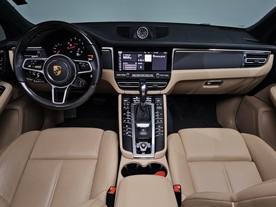 PORSCHE MACAN - 5