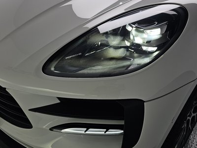 PORSCHE MACAN - 9