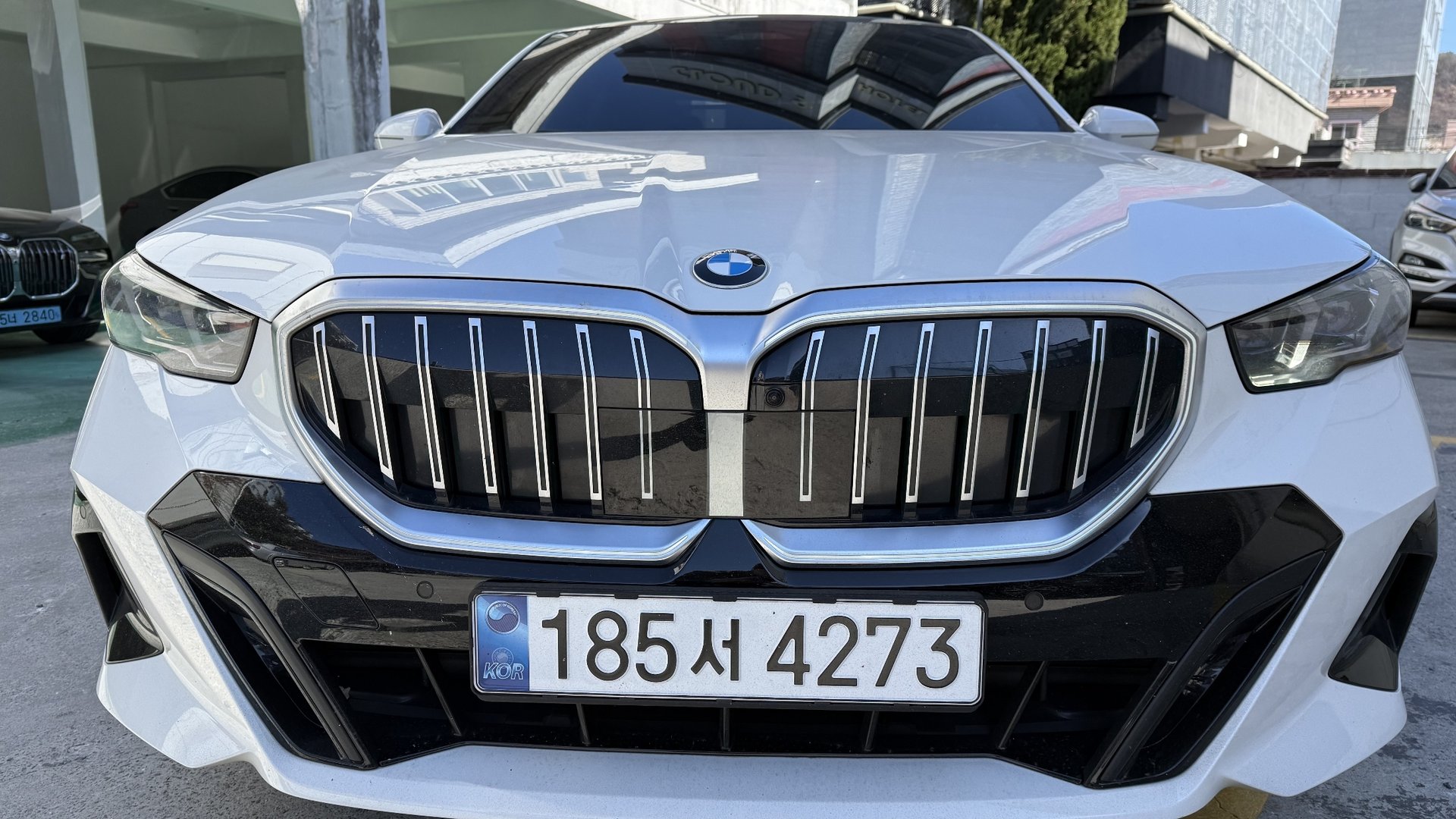 BMW 5 SERIES - View 1