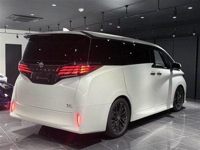 2026 Toyota ALPHARD — фото 16