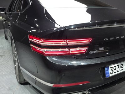GENESIS G80 (RG3) - 10