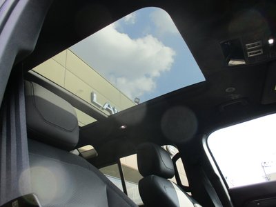 LAND ROVER DEFENDER - 6