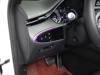2022 Genesis GV70 — миниатюра 13