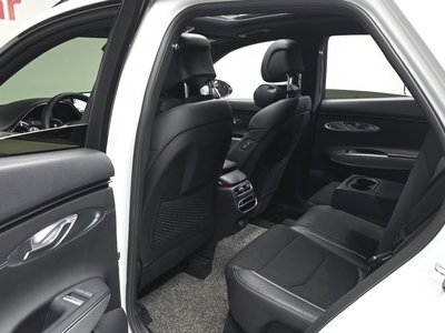 2022 Genesis GV70 — миниатюра 11
