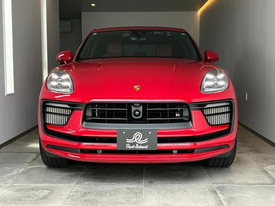 PORSCHE MACAN - 2