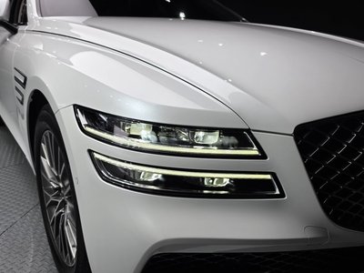 GENESIS G80 (RG3) - 9