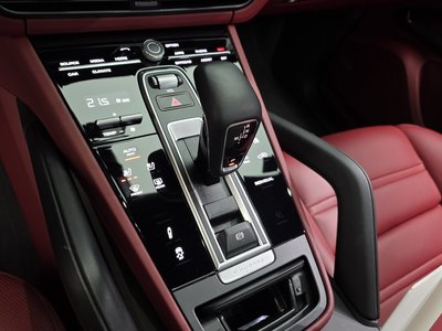 PORSCHE CAYENNE - 9