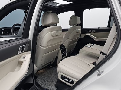 2025 BMW X5 缩略图 18