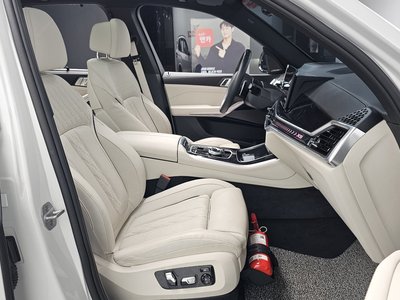 2025 BMW X5 缩略图 16