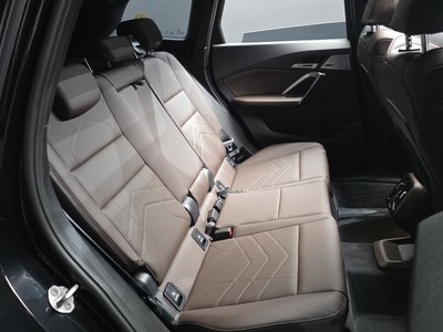 2025 BMW X1 — миниатюра 17