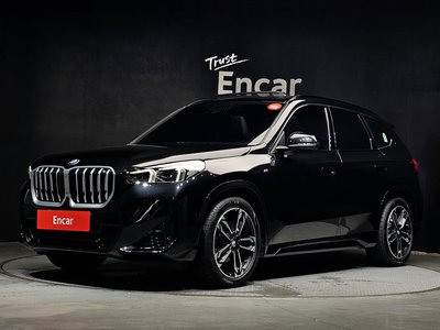 2025 BMW X1 photo 1