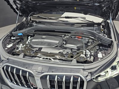 2025 BMW X1 photo 7