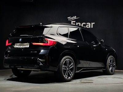 2025 BMW X1 photo 3