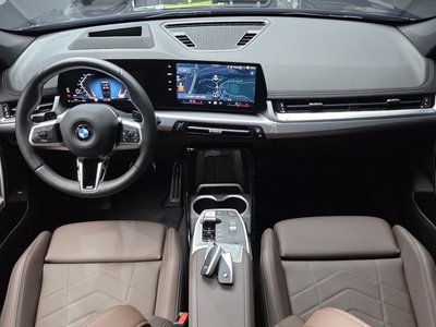2025 BMW X1 photo 5