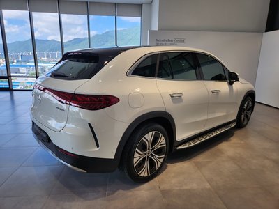 2024 Mercedes-BENZ EQE photo 3