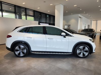 2024 Mercedes-BENZ EQE photo 9