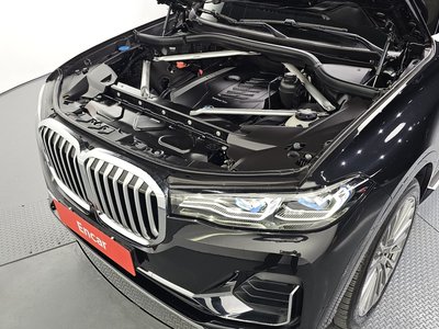 BMW X7 - 7