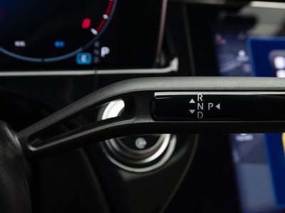 MERCEDES-BENZ E-CLASS - 9