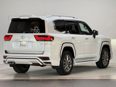 TOYOTA LAND CRUISER 300 - 9