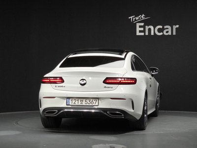 MERCEDES-BENZ E-CLASS - 4