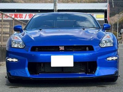 NISSAN GT-R - 2