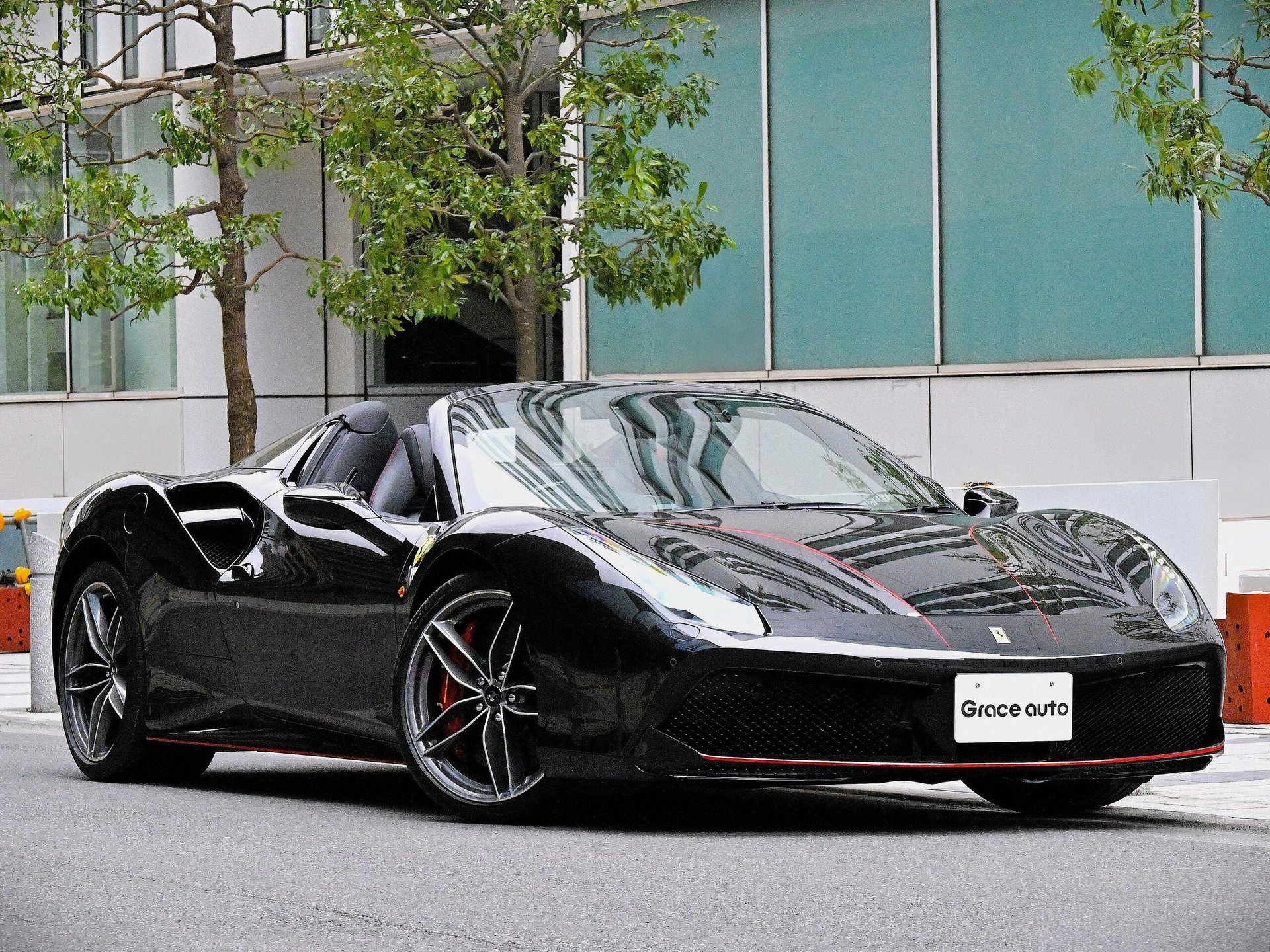FERRARI 488 SPIDER - View 1