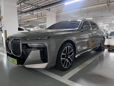 BMW 7 SERIES