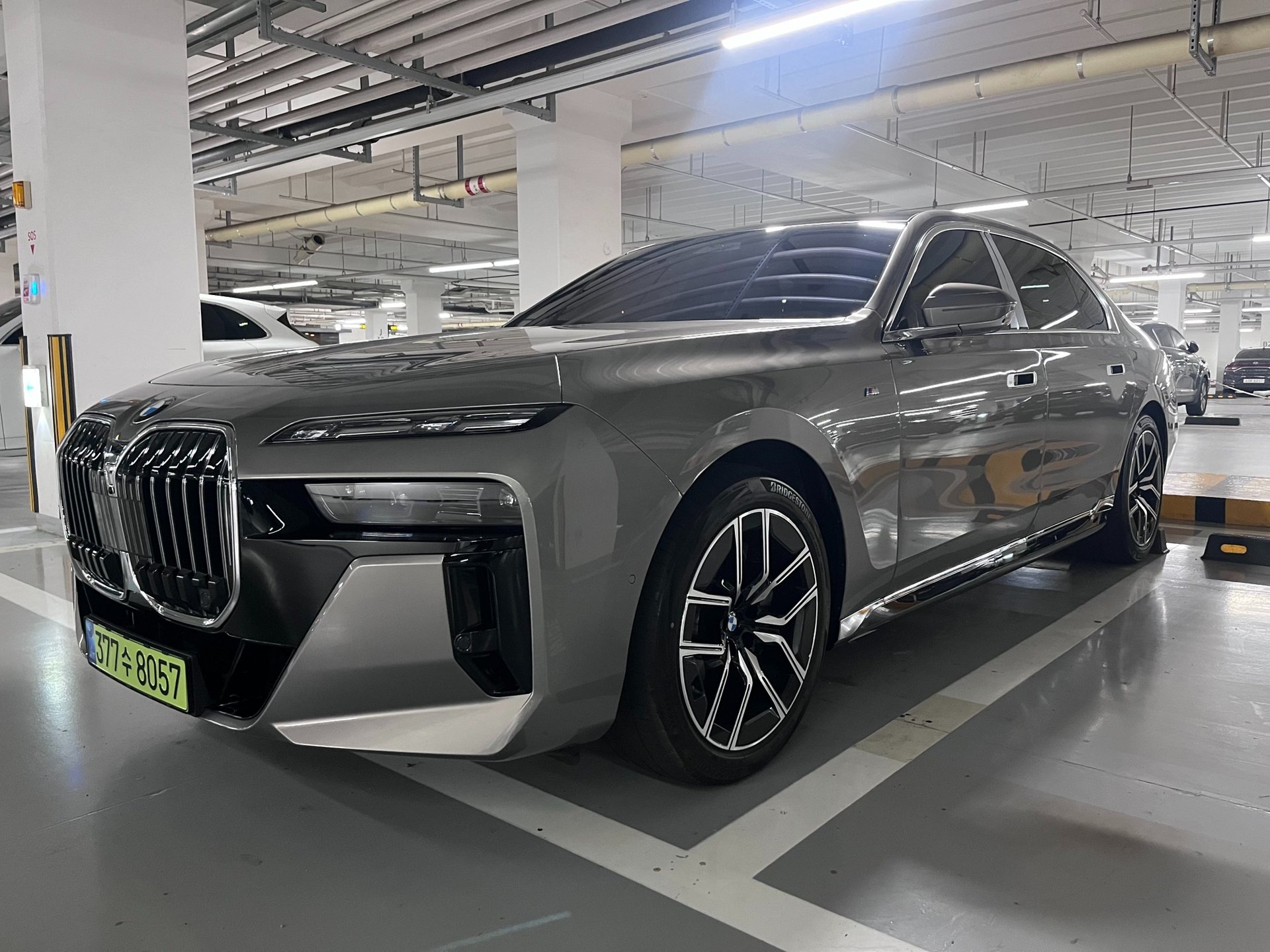 BMW 7 SERIES - View 1