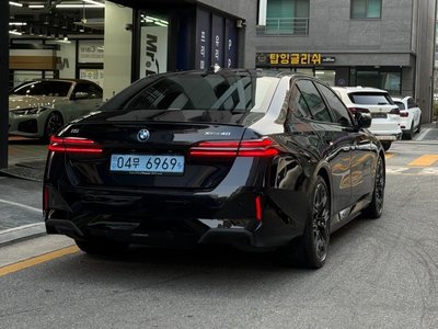 BMW I5 - 4