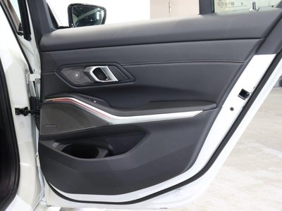 2025 BMW 3 SERIES — миниатюра 25