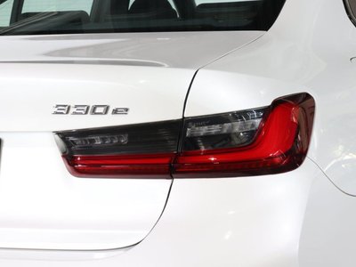 BMW 3 SERIES - 8
